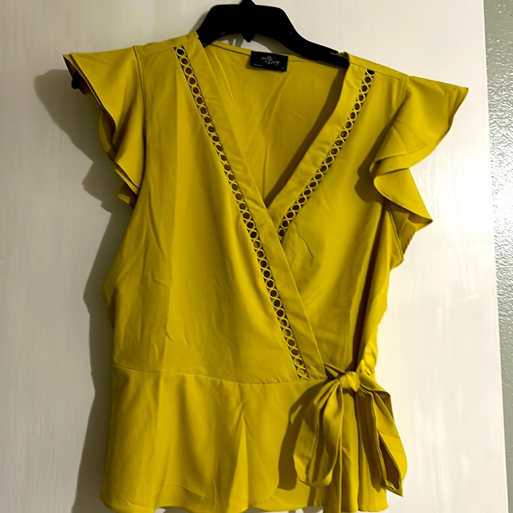 Worn once mustard yellow blouse